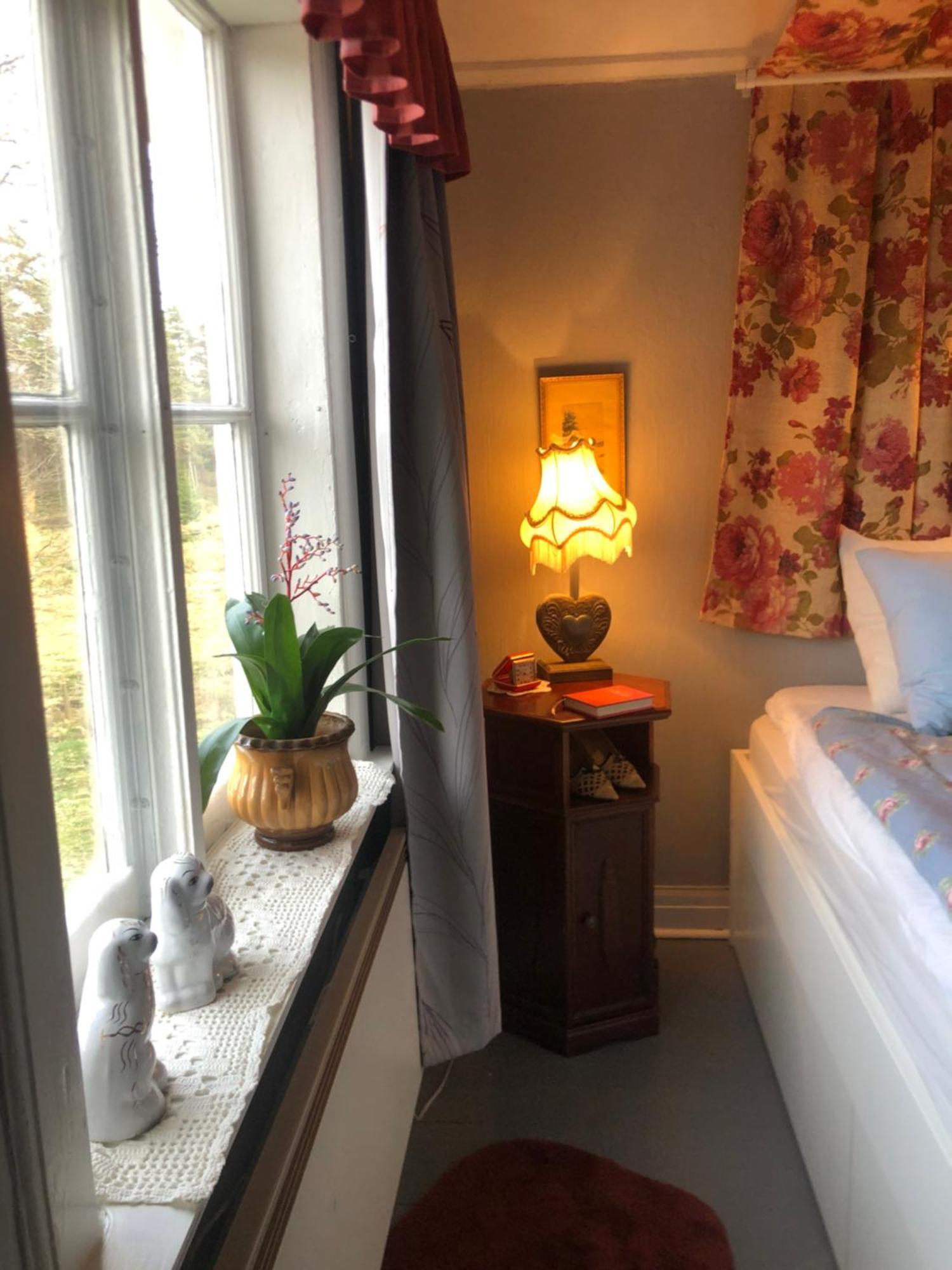 Bjoersjoeas Vildmark - Room In The Main House Olofstorp Buitenkant foto