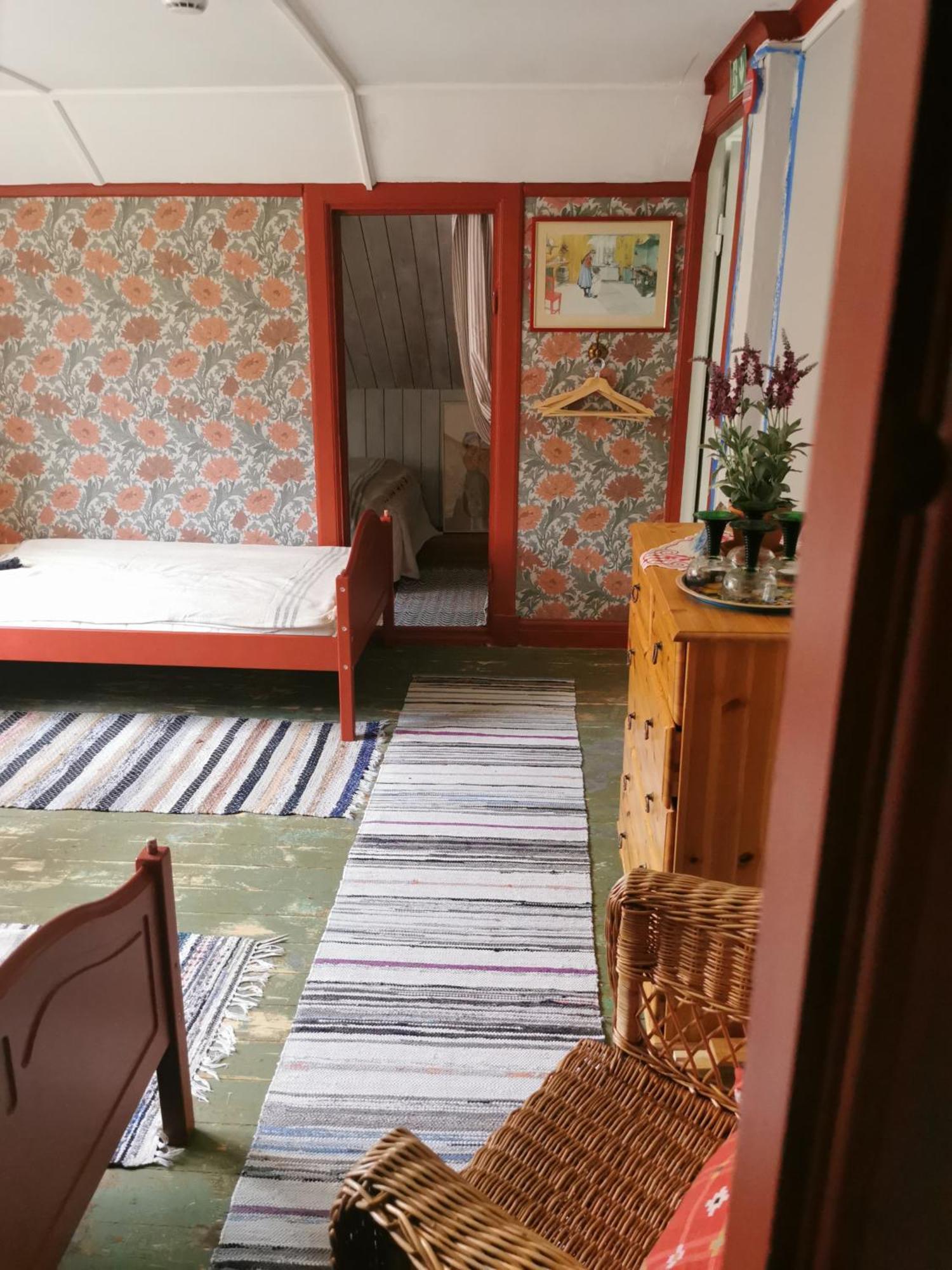 Bjoersjoeas Vildmark - Room In The Main House Olofstorp Buitenkant foto